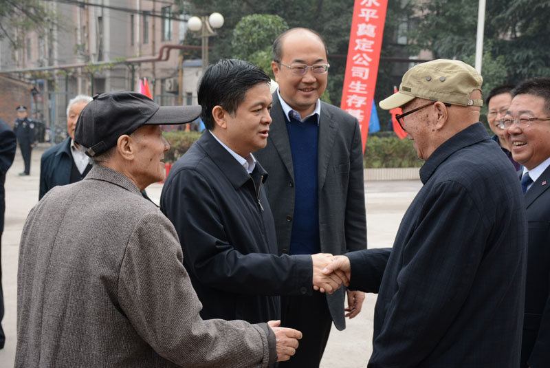 1508305147542998.jpg 集团领导.jpg